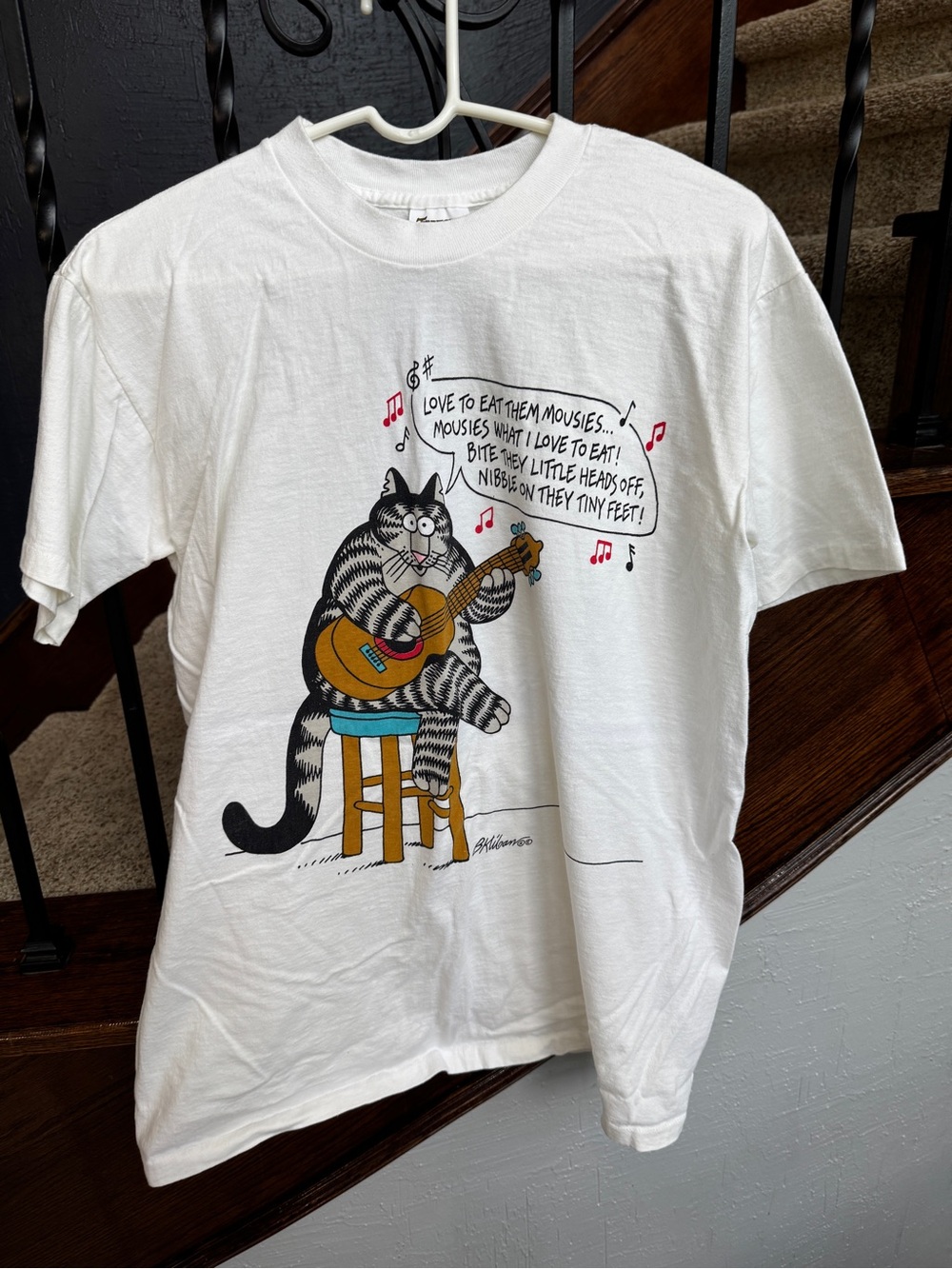 Vintage Love to eat them mousies B. kliban Tee - Hawaii playing guitar